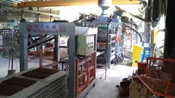 液壓磚機生產現場