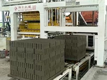 東北用戶免托板磚機生產現場