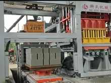 免托板磚機生產空心磚